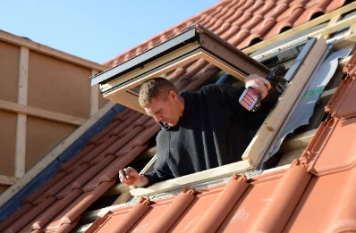 Pose de fenêtres de toit Velux à Viriville